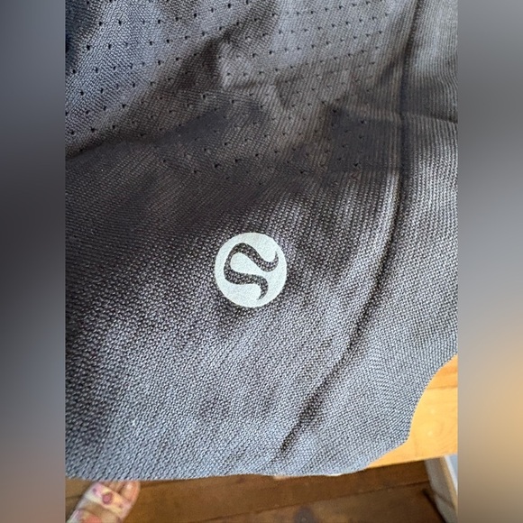 Lululemon cropped mesh muscle tank - black small preloved no flaws - Picture 7 of 7